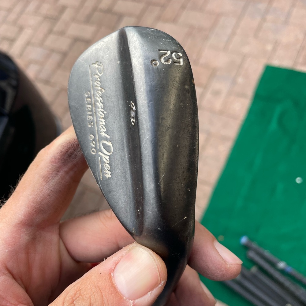 Cleveland Professional Open Series 690, 52 Degree RH